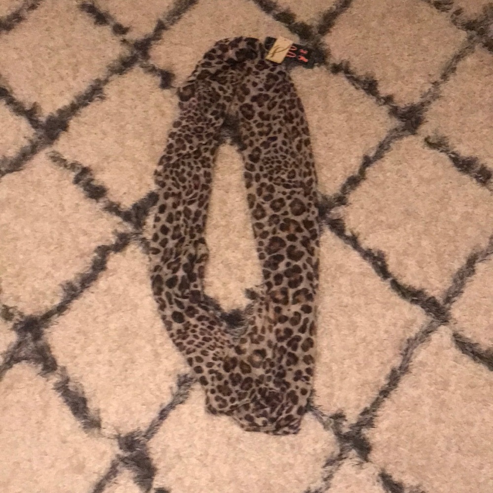 Leopard infinity scarf